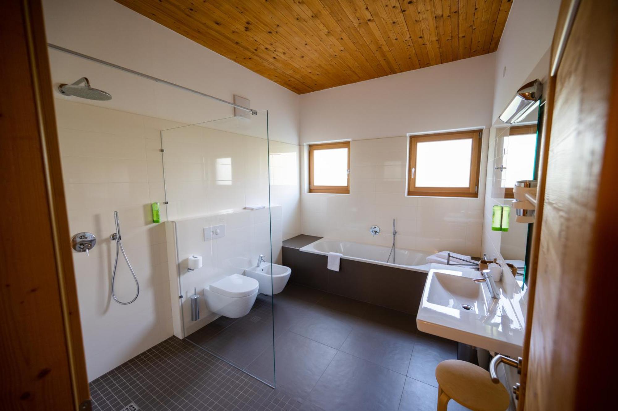Garni Tuttotondo Hotel Levico Terme Quarto foto